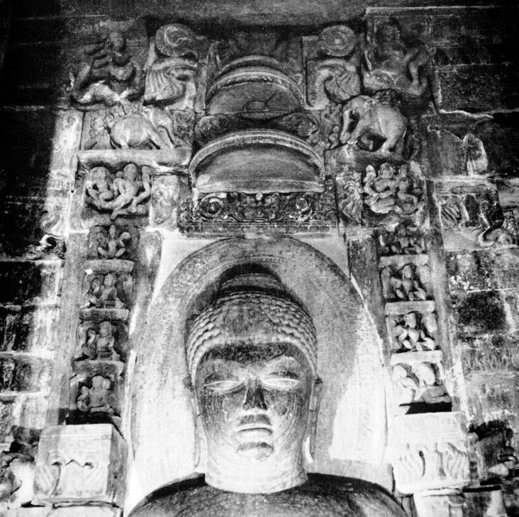 104 ARCHIVES OF ASIAN ART Fig. 17. Detail of head of main jina image. Late 8th c. Jaina Temple 12, Deogarh, Lalitpur District, Uttar Pradesh, India. Sandstone.