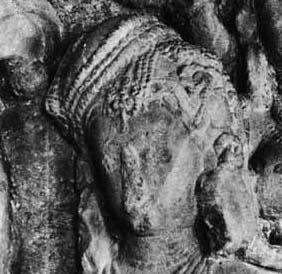 The slanting jaṭā will tend to disappear when worn by Śiva: looking at the sixthcentury carving of cave 21 at Ellora for instance, we note an altogether completely different type of matted hair which