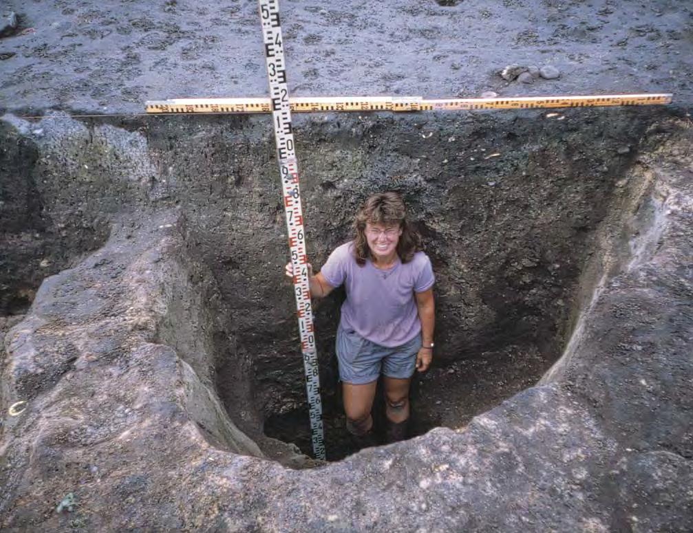 Fig. 6. The south-west post-hole during the 2002 excavation campaign. The eastern half of the post-hole is finished. Photo by Linda Pettersson.