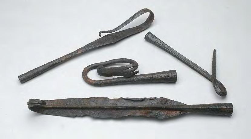 ) (length 82 mm) and shield handle (length 155 mm). Fig. 7. Examples of damaged lance- and spearheads from the large concentration.