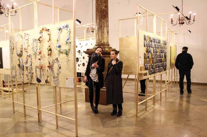 The installation of Specials, an exhibition of HandShake alumni, at the Einsäulensaal in the Munich Residenz Palace, Germany, during Schmuck in 2016.