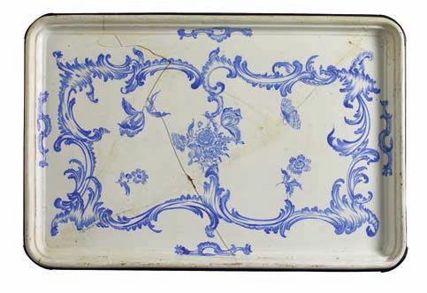 433 433 schleswig rococo faience tray table-top, the plate decorated in underglaze blue with rocailles, combed and flowers.