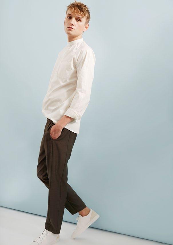 SHIRT & PLEATED TROUSERS shirt with a banded collar and