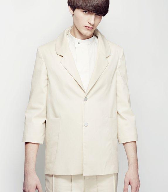 CANVAS JACKET DOUBLE CREASED TROUSERS Canvas jacket with a large lapel collar