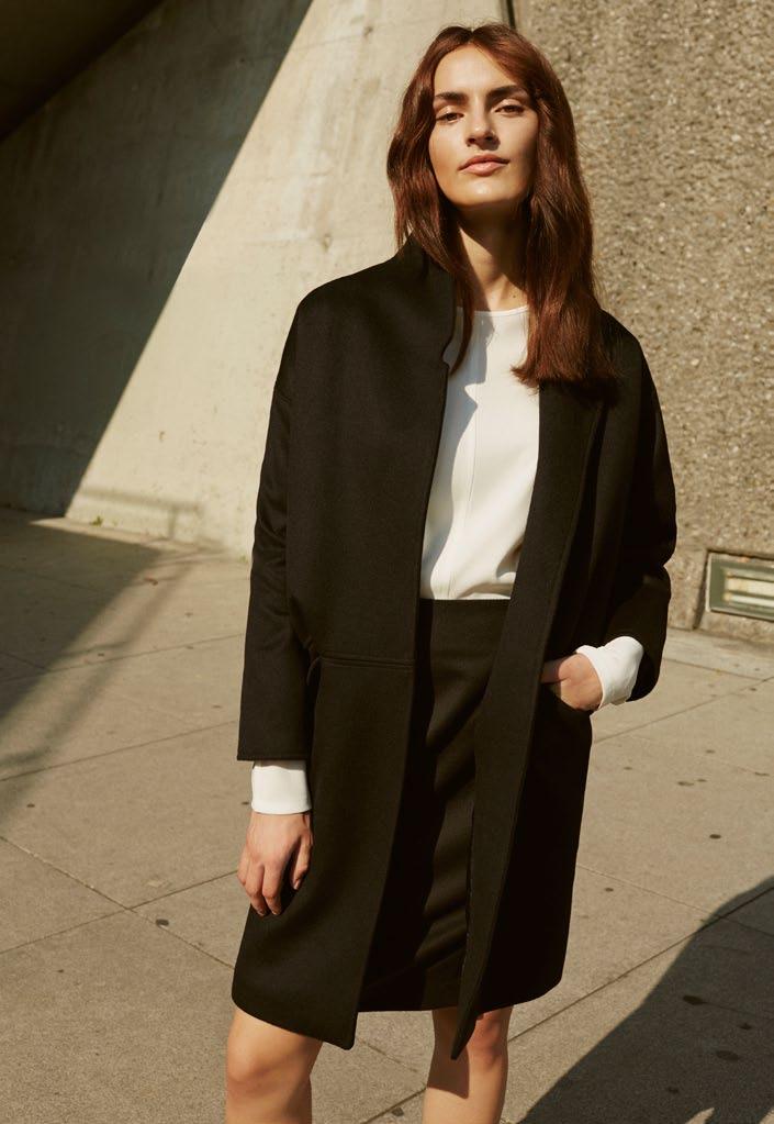 CASHMERE COAT & SKIRT Straight cut cashmere coat with a amall