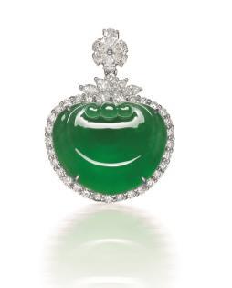 coloured gemstones to diamonds and splendid jadeite Chinese chess set we make refined