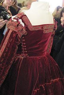 1550-1560 Figure 31: Back view of Red Pisa Dress c.