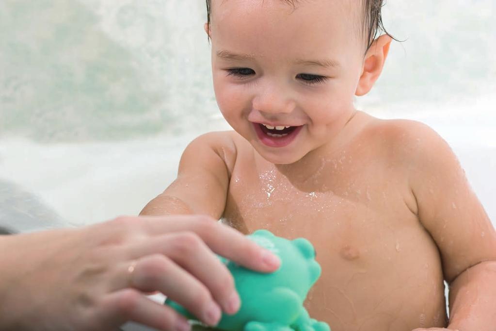 DAILY CARE DAILY SKIN CARE, WHETHER IN THE BATH OR CHANGING NAPPIES, PROVIDES VITAL OPPORTUNITIES FOR INTERACTION BETWEEN THE PARENTS AND THE YOUNG CHILD.