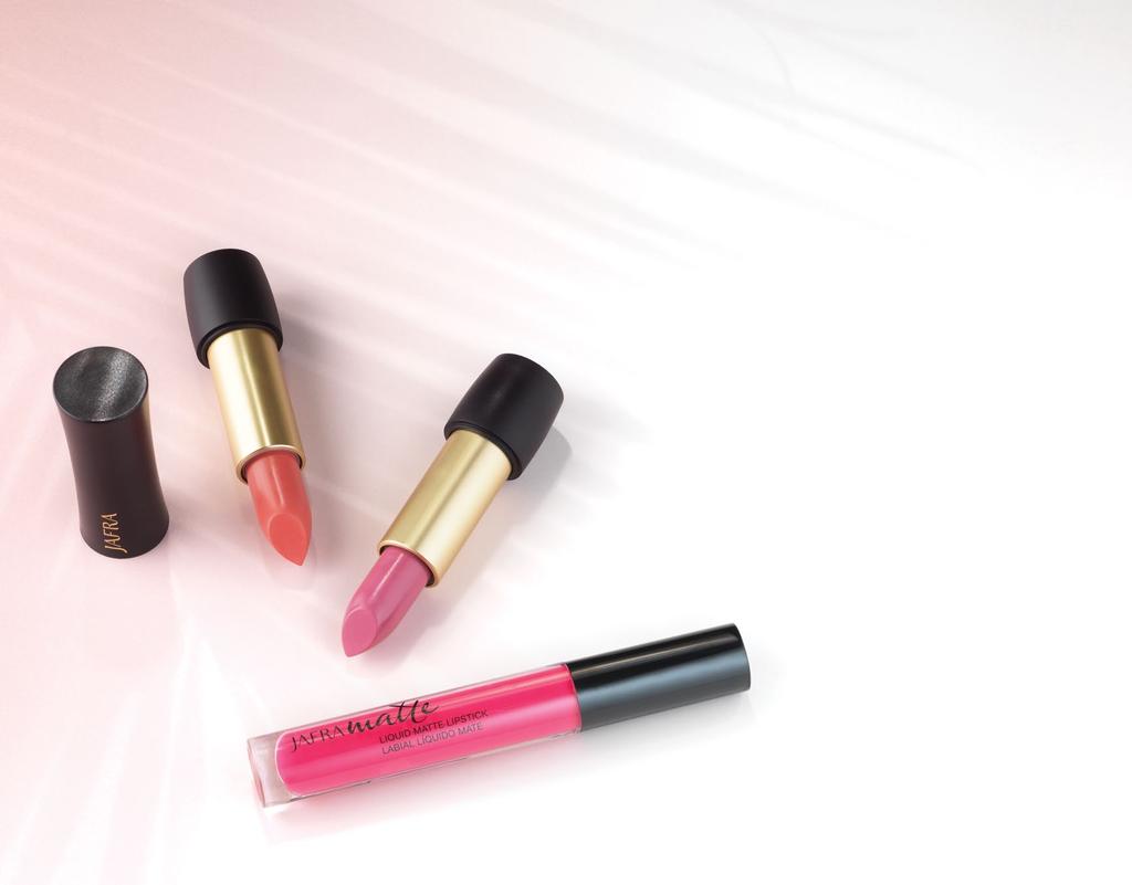 SUMMER lippin Sizzle in vivid, hydrating color.