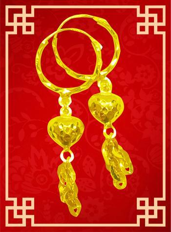 accessory, a sweet and trendy design earring.