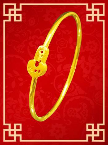 GOLD ETERNITY BANGLE 916 GOLD ETERNITY BANGLE (17GB0008) Paired with a heart lock and fortune key, this bangle brings everlasting happiness to the sweet