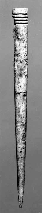 9. Spindles and Distaffs 199 Fig. 9.9: Possible kohl rod from the so-called Mycenaean tomb at tel Dan (L. 19.5cm), after Ben-Dov 2002, fig. 2.119 (courtesy of Israel Antiquities Authority). Fig. 9.10: Bone shaft (L.