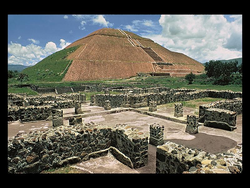 Architectural Panorama: Teotihuacán Video: Pre-Hispanic City of Teotihuacán Pyramid of the