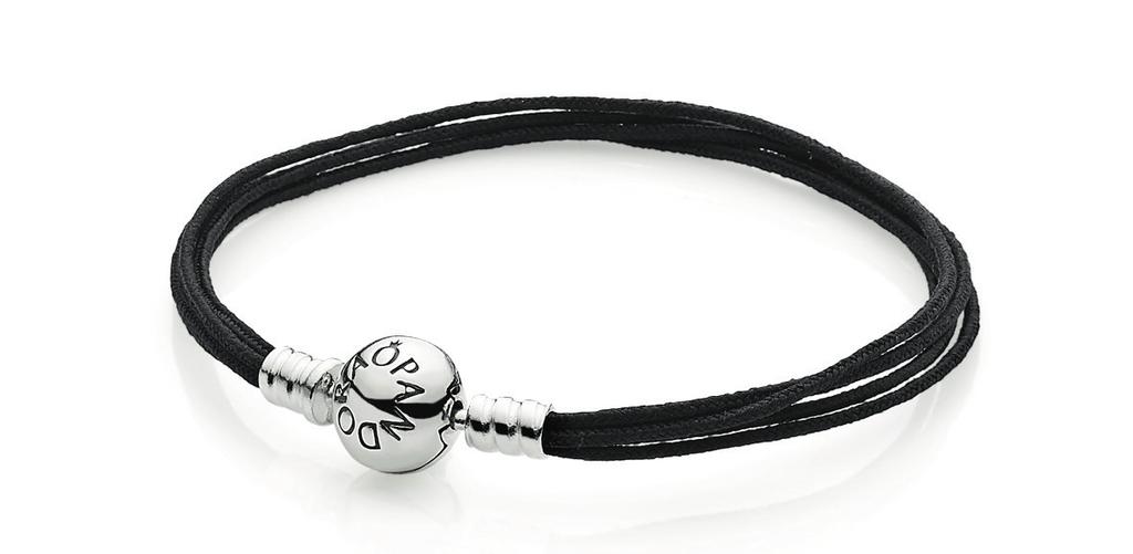 MOMENTS MULTISTRING S We recommend that the Multistring bracelets are worn with a maximum of 7-9 charms.