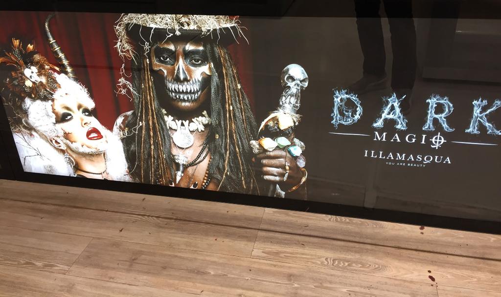 2 GROWN UP HALLOWEEN Across the pond in New York, overtly Halloween messaging surprisingly seemed to pass retailers and brands by despite customers getting into the spirit of things.