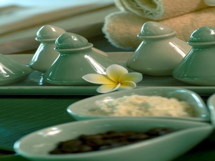 Thai Herbs are wonderful additions for physical ailments. Steam is good For muscles and to improve blood circulation Spa Package 1. Regeneration After Sun Treatment (1 week) 1.30 hrs 2,500.