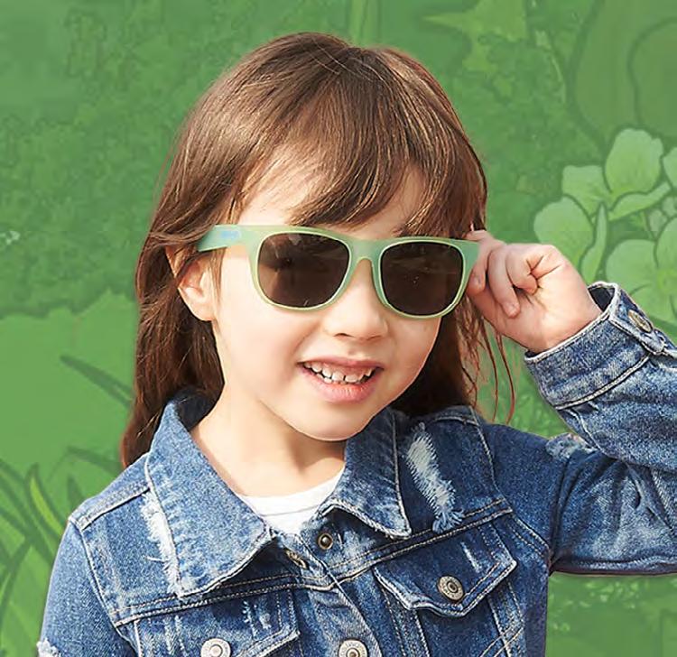 8 See No Glare Model is wearing: Junior Banz in Cameleon: