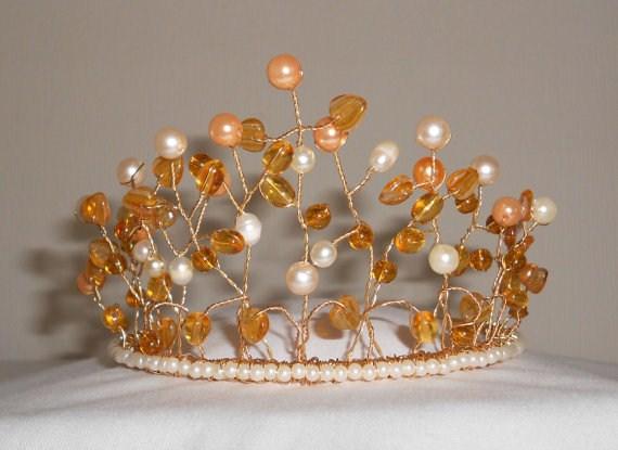 Crystal Tiara Honeysuckle Pearl Beautiful classic designed tiara made with pale gold glass pearls, cream nugget pearls, topaz glass leaves and seed pearls on a gold coloured tiara band.