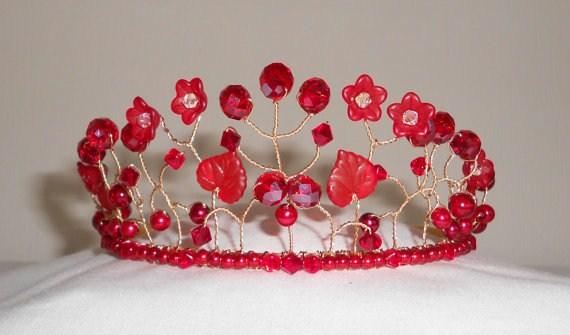 com/listing/101269153/gorgeoussparkly-pink-crystal-and-white Passion Flower Red is my favourite colour so it stands to reason I should make a red tiara! I absolutely love this one.