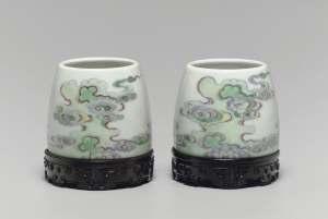 history, he gradually broadened his scope to include ceramics from earlier periods.