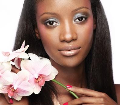 The Petal-Perfect Look EYES: NEW limited-edition Mineral Eye Color in Garden Sky