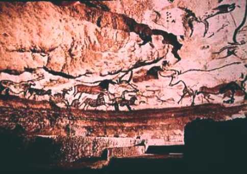 The Hall of Bulls, Panoramic view of a cave wall