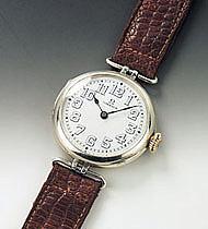 Watches were used to coordinate attacks and other field operations, and the warriors of the time, hindered by the inconvenience of having to store pocket watches under their heavy military clothing,
