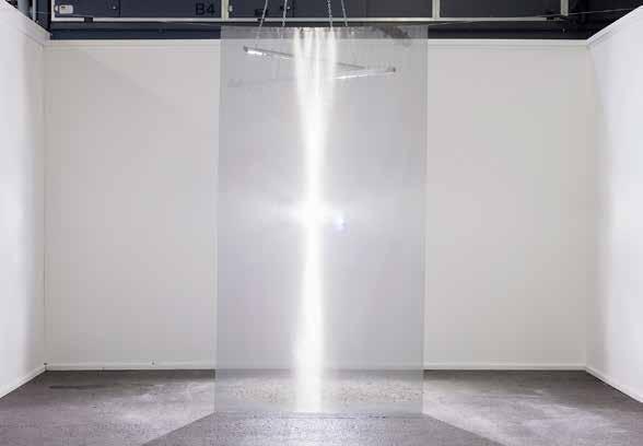 MARIE MATUSZ *1994 in Toulouse (FR), works in Basel THE I WITHIN THE INFOSPHERIC STIMULI, 2018 Halogen lamp 60 7 24 cm Body suspension structures, chains and carabiners, aluminium and steel 168 4 4