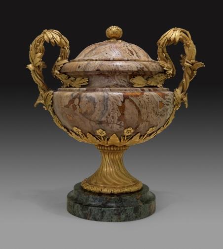 6. Pair of Vases Alabaster, probably 18 th century After a design by François-Joseph Bélanger Ca.
