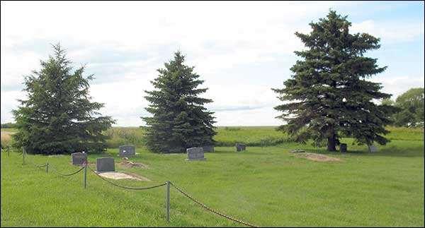 CARMAN/DUFFERIN CEMETERIES BROAD VALLEY CEMETERY (Homewood Bergthaler Mennonite Cemetery) Broad Valley Cemetery (N49.59112, W97.