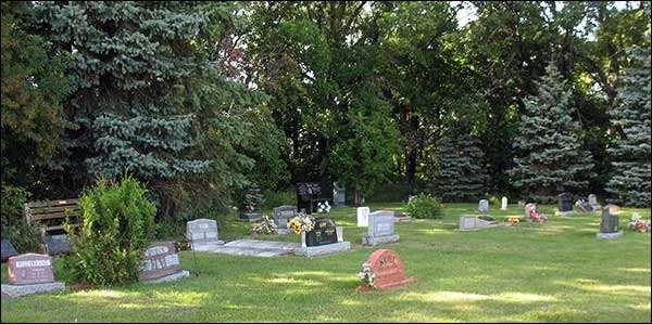 GRAYSVILLE MENNONITE CEMETERY Graysville Mennonite Cemetery (N49.505774,-W98.