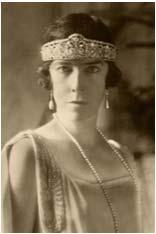 It was another monarch, George VI of England, who commissioned Cartier to create numerous tiaras for the guests at his coronation in 1937.