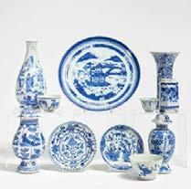 Underneath in underglaze blue a six character Qianlong mark, but later Condition A. -Collection Felix Schäfer. 2.000 3.000 $ 2.420 3.