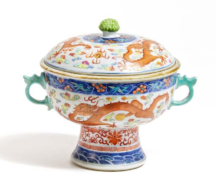 Asian Art Part II 2404 THREE-PIECE FOOD WARMER BOWL. DREITEILIGES WARMHALTEGEFÄSS FÜR SPEISEN. China. Guangxu period (1875-1908). Porcelain, painted with underglaze blue, overglaze colors and gold.