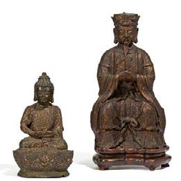 Supplement: Matching, carved wooden base. 500 600 $ 605 726 2464 THREE JADE PENDANTS WITH BUDDHA AND BAMBOO. DREI JADE-ANHÄNGER MIT BUDDHA UND BAMBUS.