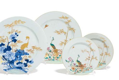 2025 SIX RARE DISHES WITH PEONY AND BIRD. SECHS SELTENE TELLER MIT PÄONIEN UND SINGVOGEL. China. Qing dynasty. 18th c. Export porcelain, overglaze blue with turquoise and gold. Height 2.6cm, Ø 22.5cm.