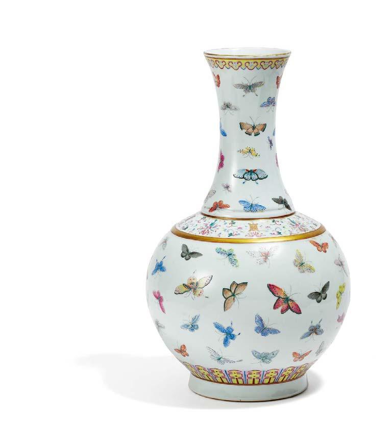 Typical for this type of vase is the symmetrically arranged design. Vases of this type were produced for representation as well as award for merits.