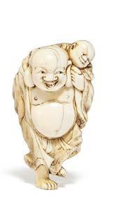 NETSUKE: STEHENDER JURÔJIN. Japan. Edo period. 19th c. Ivory with shiny, partly amber colored patina. The laughing god of luck, leaning on a staff. H. 5cm. Age cracks.