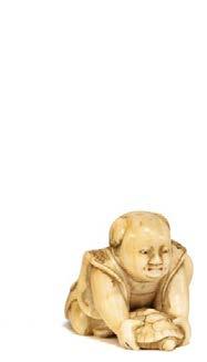 Ivory with amber patina on the underside. The drunk Shôjô clinging to his empty pot. The pot serves as himotoshi. W. 3.8cm. Age cracks. 500 600 $ 605 726 2273 NETSUKE: SITTING SHÔKI.