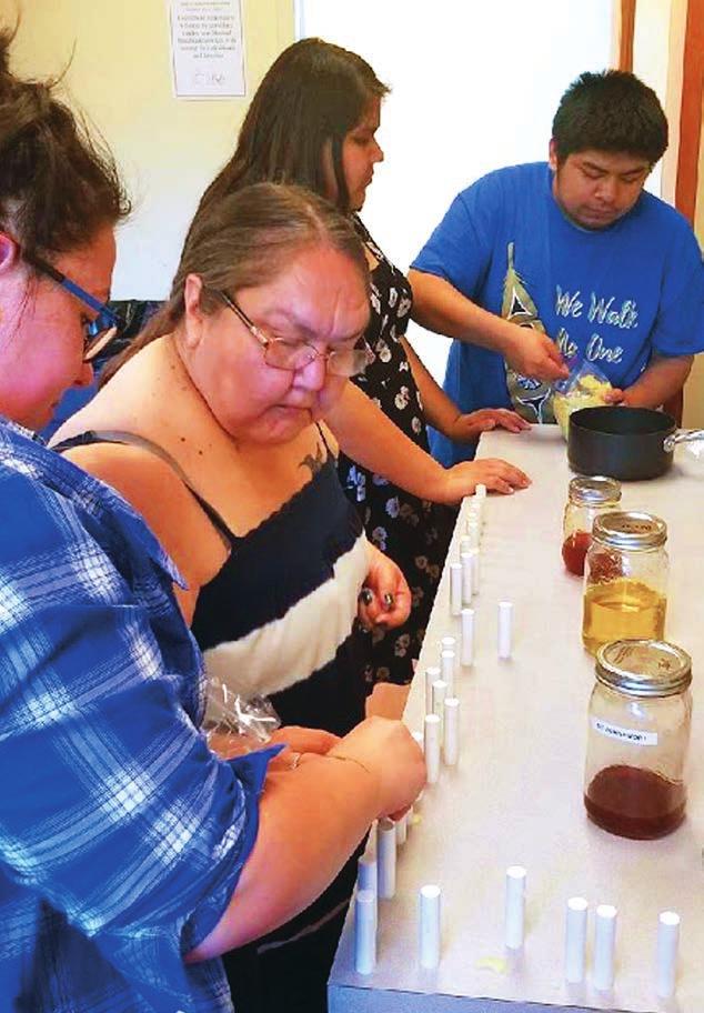 6 HEALTH/WELLNESS Cliic aims to prevet falls I-home help for elderly ad others at risk of ijury is o the way through program By Chehalis Tribal Welless Ceter Director Deise Walker ad Deborah Behre,