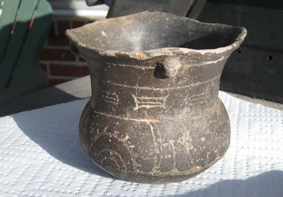 6 Journal of Northeast Texas Archaeology 35 (2011) Figure 1. Avery Engraved vessel from the Jim Clark site.