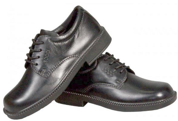 BLACK LEATHER SCHOOL SHOES We want to avoid having footwear becoming an area for competition among students, and are expecting students to wear black leather school shoes.
