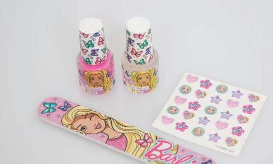 Our blister carded nail sets with wash/peel off perfect manicure set for little
