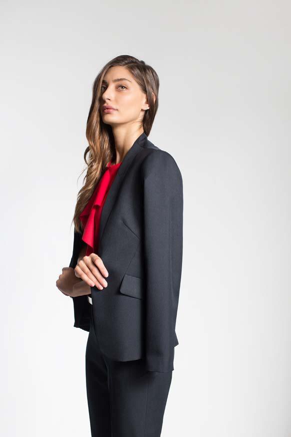 The integrated lapel jacket presents an attractive blend of on-the-go chic and undeniable fashion-forward style.