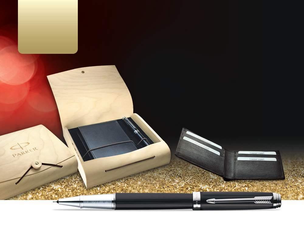 ADORABLE Unique contemporary wood finish gift box with a flip open top, adorned with the Parker engraved to mark the festive spirit.