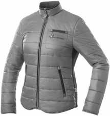 42 VATRA UNIITED 43 WOEN QUITED JACKET Fitted jacket for women. Elastic ribbed side inserts improve fit and mobility. Zip-fastened chest and side pockets. Valtra Unlimited print on the front.