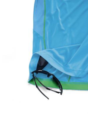 Integrated lens-cleaning cloth on inside right seam Perfect fit and wearing comfort: - Elastic material and almost all seams are flat -> optimal body adaptation without bulkiness - Ergonomic cut and