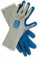 Functional Saw Protection Size Introducing the improved Husqvarna Functional Saw Protective Glove. 579380209 Medium 29.