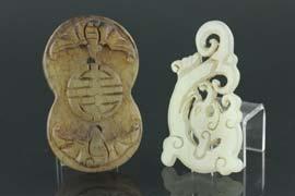 Page: 23 219 2P Old Jade & Agate Carved Pendants Two pieces of Chinese old jade and agate pendants;
