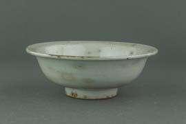 ground; six-character Ming Xuande mark with double circle on base; D: 11 cm, 164 263 Chinese Ming Celadon